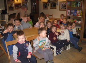 Maluszki z wizytą w Baśniowej Kawiarence.